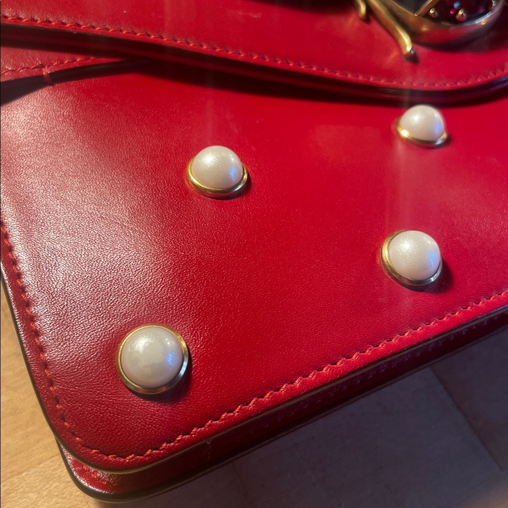 Gucci Queen Margaret Pearl Studs Broadway Red Bee Chain Bag ! ❤️💛 - Picture 8 of 13